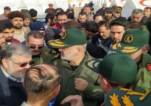 سردار سلامی از مناطق زلزله زده خوی بازدید کرد