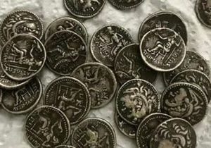 کشف ۵۰۳ قطعه سکه عتیقه در راه‌آهن