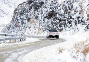 بارش برف و باران در جاده‌های ۷ استان؛ چالوس باز شد