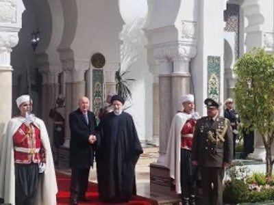 استقبال رسمی از آیت الله رئیسی در کاخ ریاست جمهوری الجزایر